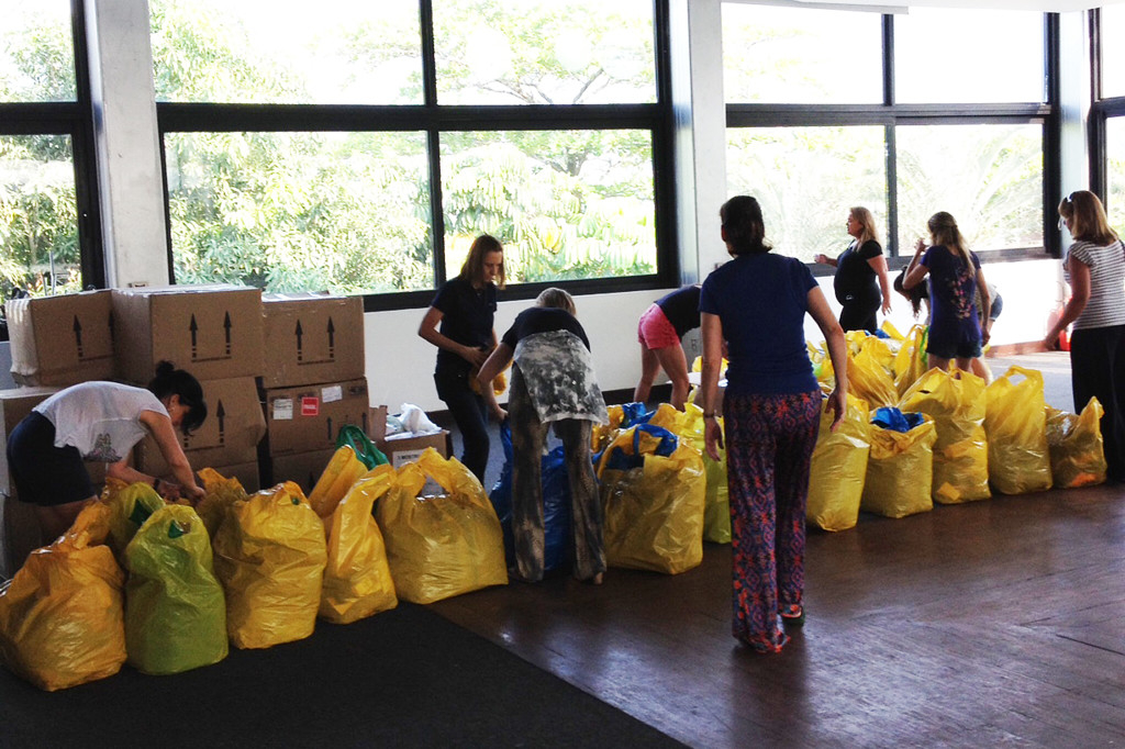 As sacolas chegando...